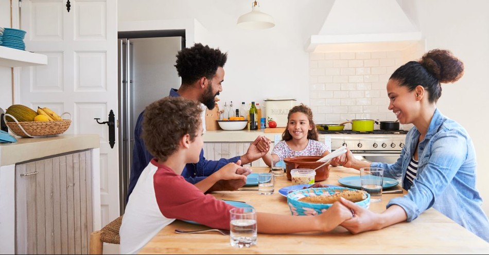 30 Meaningful Prayers Before Meals and Blessings to Say Grace